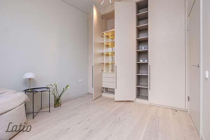 Pārdod plašu un skaistu mansarda veida dzīvokli renovētā mājā Āgenskalnā.
Dzīvoklis ir pilnībā gatav Рига - изображение 4