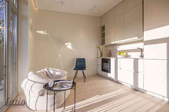 Pārdod plašu un skaistu mansarda veida dzīvokli renovētā mājā Āgenskalnā.
Dzīvoklis ir pilnībā gatav Рига