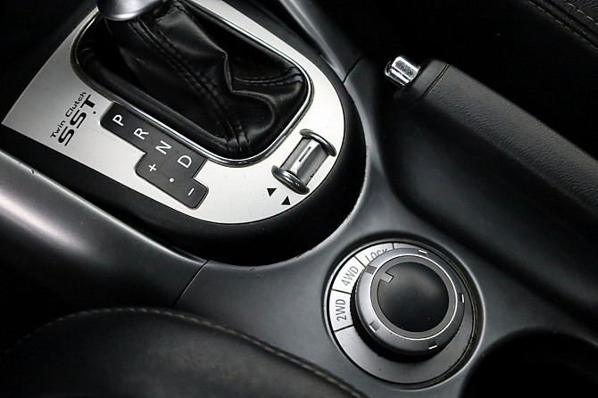 Mitsubishi Outlander Luxury Facelift ATM 2.2 Di-D 115kW Tallina - foto 8