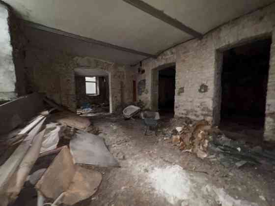 Предлагаются помещения общей площадью 600 м, расположенные в цокольном этаже Rīga