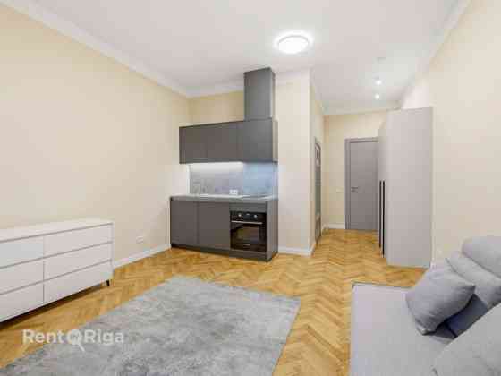 Меблированная однокомнатная квартира в центре Риги.  Он расположен в Rīga