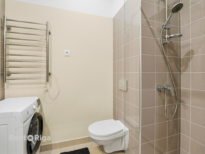 Mēbelēts Studio dzīvoklis Rīgas Centrā.  Tas atrodās restaurētā vēsturiskā jūgendstila Rīga - foto 7