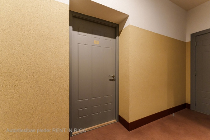 Mēbelēts Studio dzīvoklis Rīgas Centrā.  Tas atrodās restaurētā vēsturiskā jūgendstila Rīga - foto 8