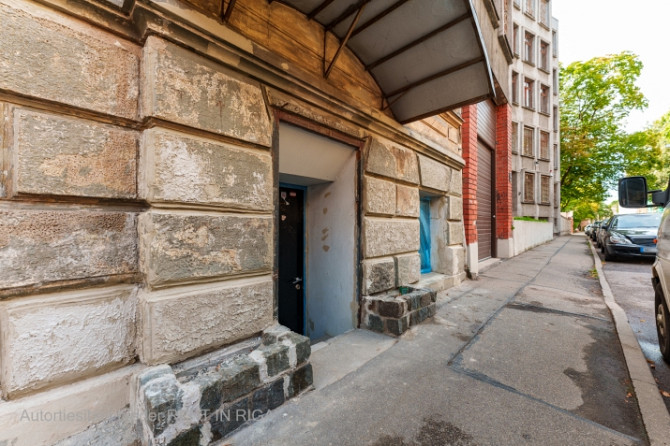 Gaišas telpas pie Miera ielas ar skaistu dārzu pagalmā.  Divas atsevišķas telpas 33 kvm un Rīga - foto 9