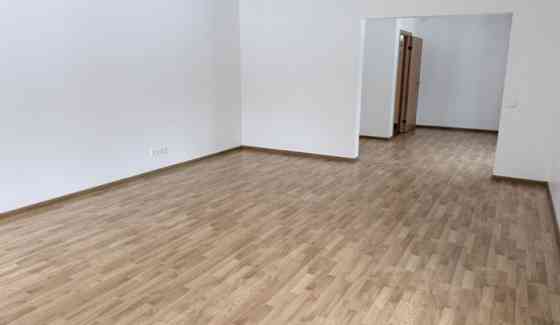 Сдаются коммерческие помещения  отдельное здание с огороженной и Рига