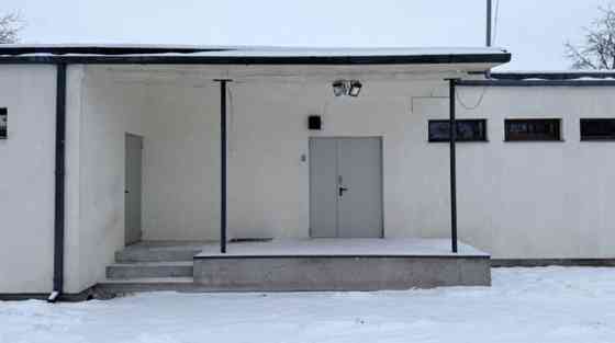 Сдаются коммерческие помещения  отдельное здание с огороженной и Рига