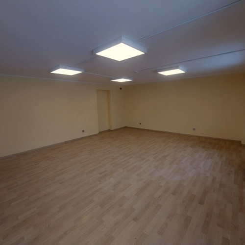 Iznomā biroja telpas centrā Ganību dambī.  + 1. stāvs + 42 m2 + 3 bezmaksas autostāvvietas + dzīvā a Рига - изображение 3