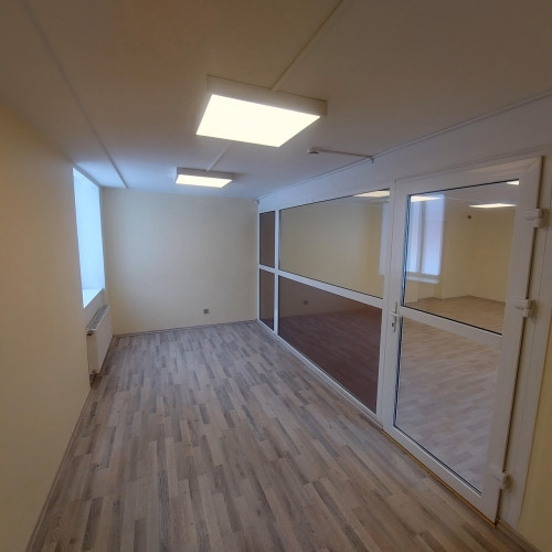 Iznomā biroja telpas centrā Ganību dambī.  + 1. stāvs + 42 m2 + 3 bezmaksas autostāvvietas + dzīvā a Рига - изображение 5