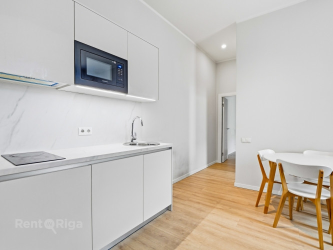 Mēbelēts 3-istabu dzīvoklis Aktīvajā centrā.  Izīrē elegantu un mājīgu divistabu Rīga - foto 2