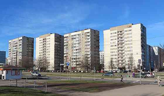 Īpašnieks pārdod gaišu, plašu un mājīgu 2‑istabu dzīvokli 104.sērijas mājā, 59, 6m2. Vidus... Рига