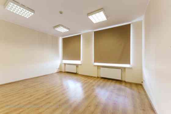 Сдаются офисные помещения в Саркандаугаве  2 этаж.  Предлагаются офисные Rīga