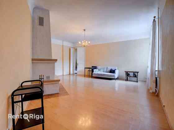 Продаётся светлая и уютная квартира в отличном месте  в тихом центре, всего в трёх Рига