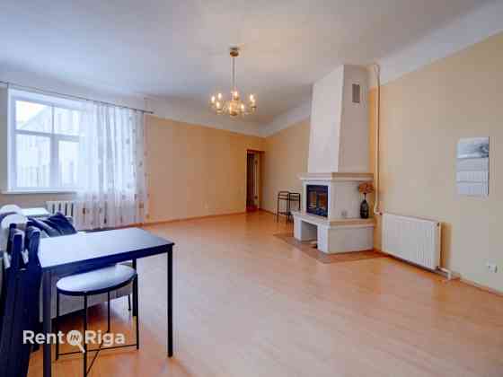 Продаётся светлая и уютная квартира в отличном месте  в тихом центре, всего в трёх Рига