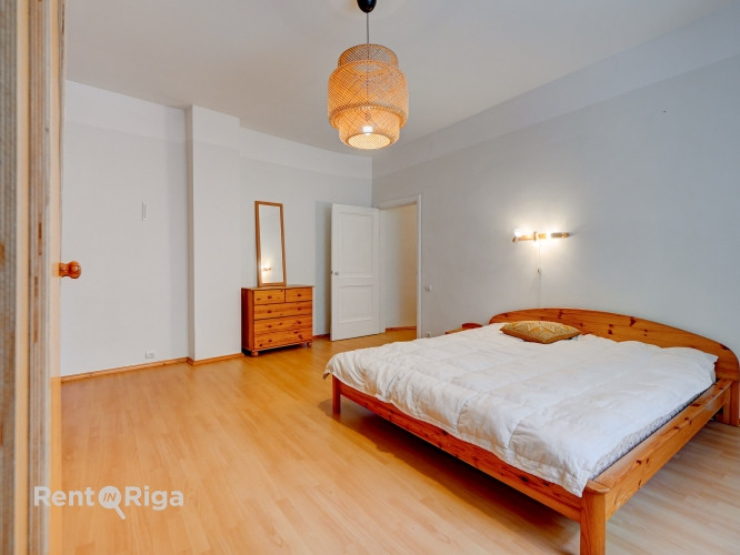 Продаётся светлая и уютная квартира в отличном месте  в тихом центре, всего в трёх Рига - изображение 9