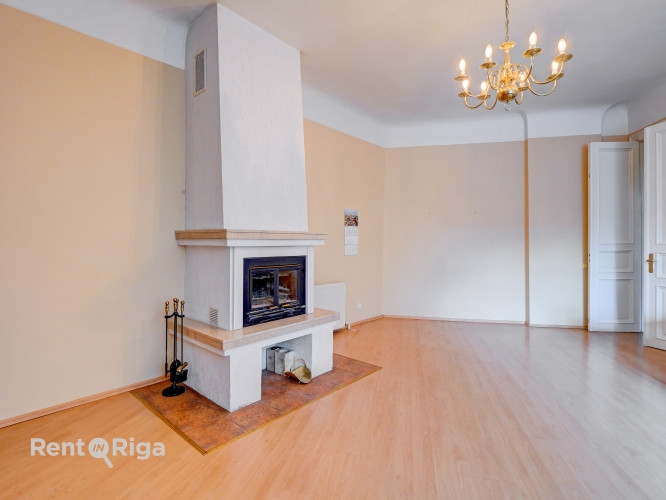 Продаётся светлая и уютная квартира в отличном месте  в тихом центре, всего в трёх Рига - изображение 5