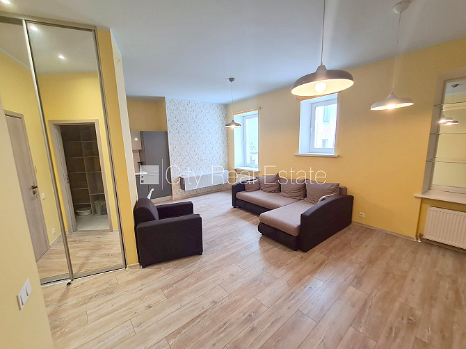 Jaunceltne, renovēta māja, ieeja no ielas, ir lifts, kāpņu telpa pēc kapitālā remonta, Rīga - foto 4