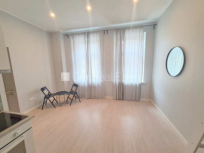 Fasādes māja, renovēta māja, slēgts pagalms, ieeja no ielas, kāpņu telpa pēc kapitālā Rīga - foto 10