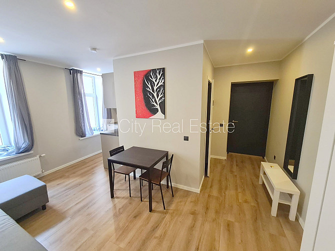 Pagalma ēka, renovēta māja, slēgts pagalms, ieeja no ielas un pagalma, kāpņu telpa pēc Rīga - foto 8