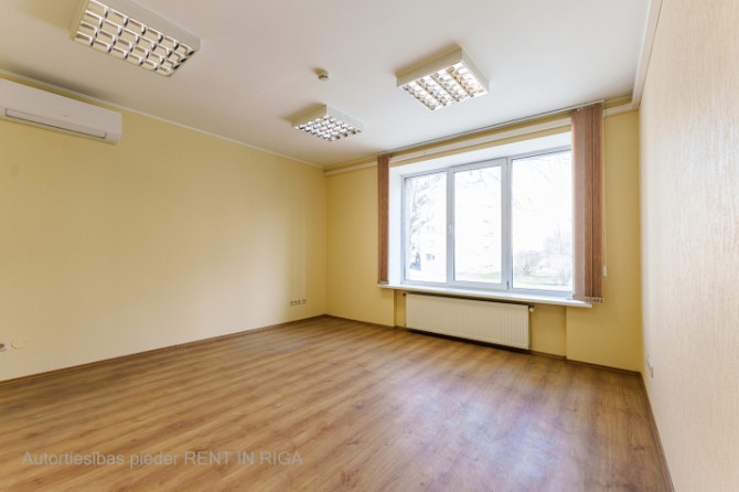 Сдаются офисные помещения в Саркандаугаве  2 этаж  Предлагаются офисные Рига - изображение 1