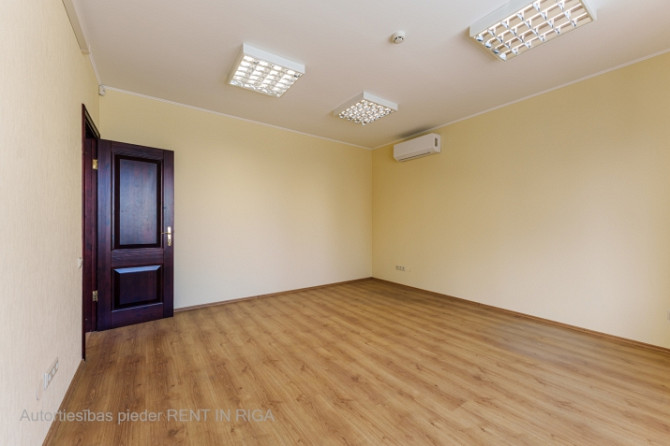 Сдаются офисные помещения в Саркандаугаве  2 этаж  Предлагаются офисные Рига - изображение 6