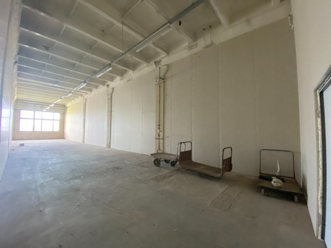 Kvalitatīvas ražošanas telpas 2.stāvā ar kravas liftu.  Tikko remontēta 1 liela noliktavas Rīga - foto 4