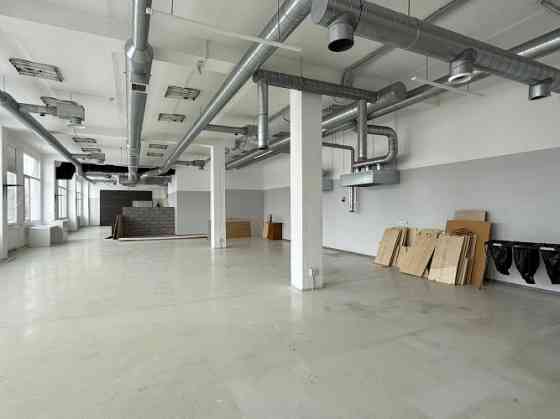 Коммерческие помещения для производства в Югле с высокими потолками.  Сдаются Рига