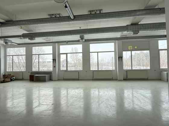 Коммерческие помещения для производства в Югле с высокими потолками.  Сдаются Рига