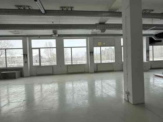 Коммерческие помещения для производства в Югле с высокими потолками.  Сдаются Рига