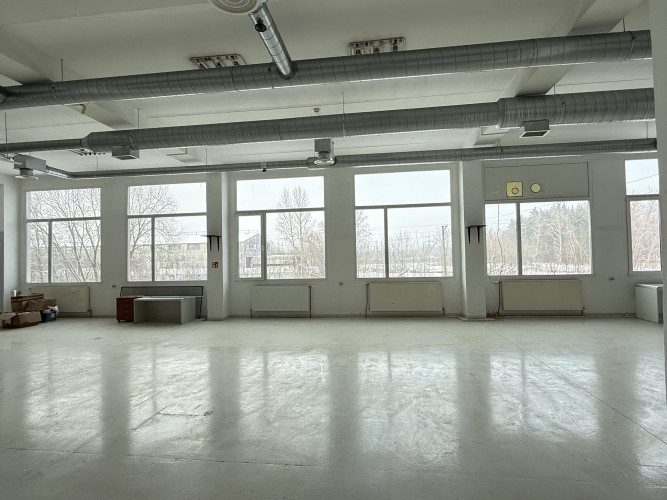 Коммерческие помещения для производства в Югле с высокими потолками.  Сдаются Рига - изображение 1