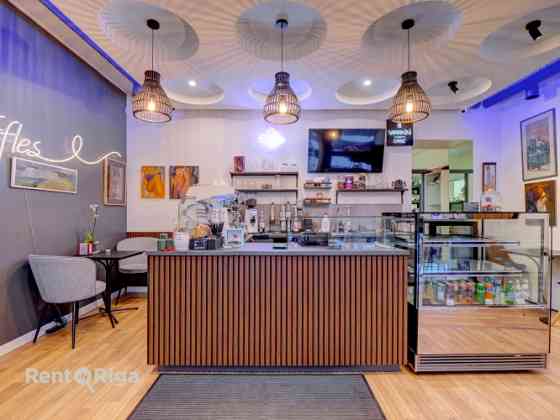 Торговые / кафе помещения в аренду  улица Тēрбатаc.  Подходит для небольшой Рига