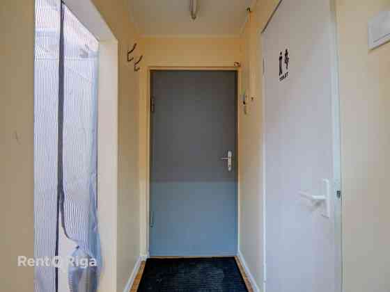 Торговые / кафе помещения в аренду  улица Тēрбатаc.  Подходит для небольшой Рига