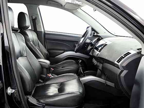 Mitsubishi Outlander Luxury 4x4 2.0 DI-D 103kW Tallina