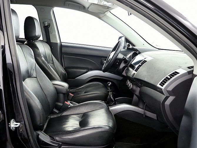 Mitsubishi Outlander Luxury 4x4 2.0 DI-D 103kW Tallina - foto 6