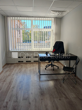 Renovēta māja, slēgts pagalms, teritorijas iebrauktuves vārti aprīkoti ar automatizētu Rīga - foto 14