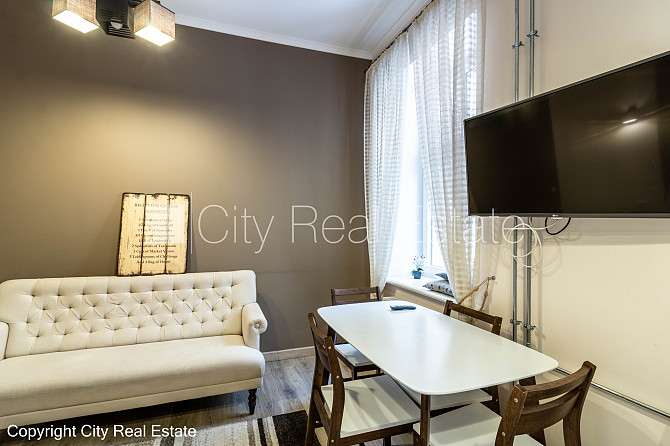 Fasādes māja, restaurēta māja, slēgta teritorija, ieeja no ielas, kāpņu telpa pēc Rīga - foto 18