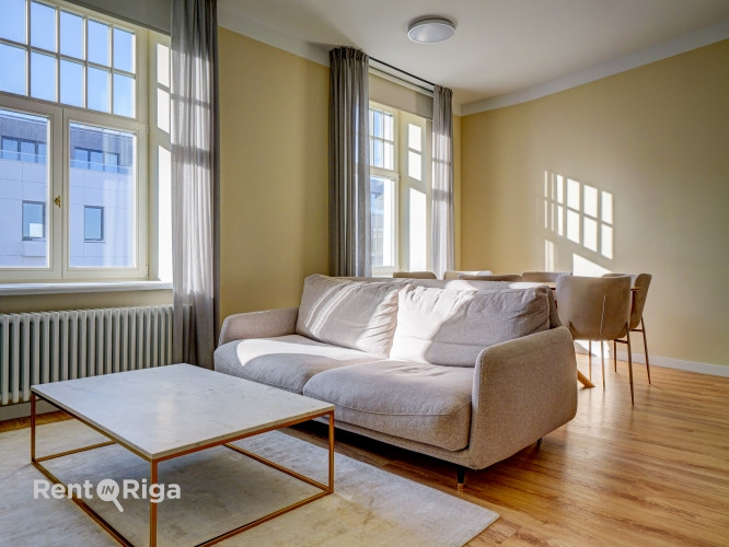 Стильная 2-комнатная квартира в югендстильном доме в центре Риги  Живите там, где Рига - изображение 2