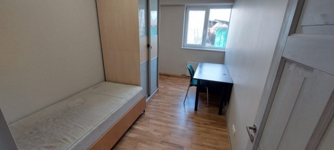 Izīrē plašu 4-istabu dzīvokli!  Dzīvokļa plānojumu veido virtuve, izolēta viesistaba un 3 Rīga - foto 9