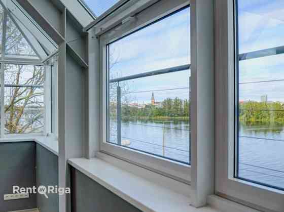 Офис класса B с панорамным видом на Даугаву  улица Муксалас.  Сдаются современные Рига