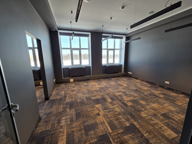 B klases birojs ar panorāmas skatu uz Daugavu  Mūkusalas ielā.  Iznomā mūsdienīgas B klases Rīga - foto 16