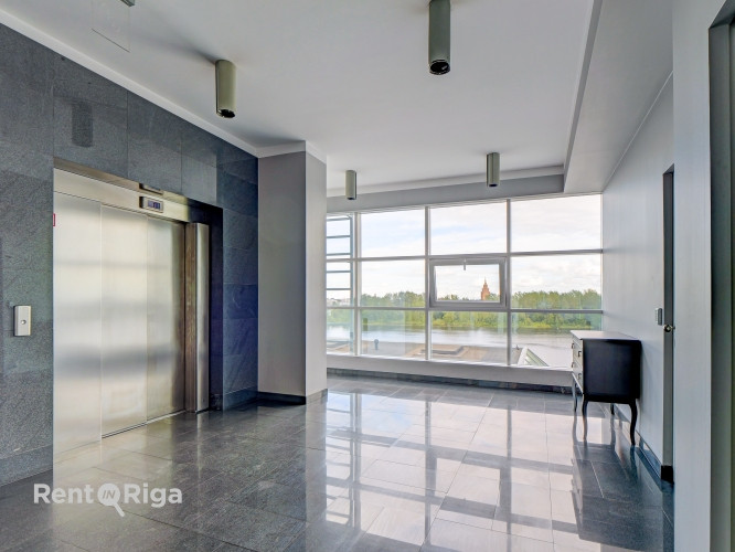 Офис класса B с панорамным видом на Даугаву  улица Муксалас.  Сдаются современные Рига - изображение 4