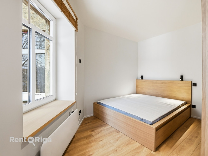 Izīrē pārdomātu 1 istabas dzīvokli!  Ienākot dzīvoklī priekštelpa un plašs drēbju Rīga - foto 6