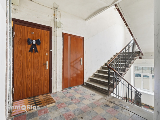 Izīrē pārdomātu 1 istabas dzīvokli!  Ienākot dzīvoklī priekštelpa un plašs drēbju Rīga - foto 8