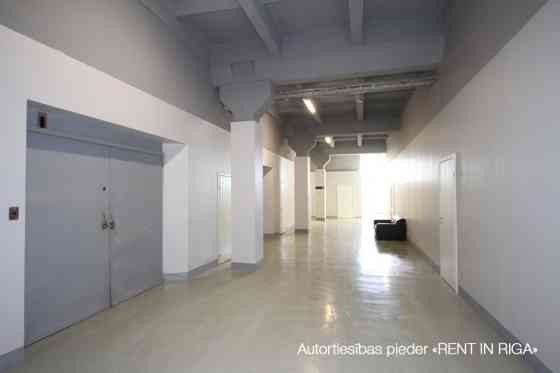 Отапливаемые складские помещения в Иманте, в реновированном здании, 5 этаж. Rīga