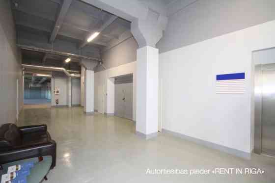 Отапливаемые складские помещения в Иманте, в реновированном здании, 5 этаж. Rīga