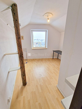 Фасадный дом, закрытый двор, вход с улицы, мансарда, лестничная клетка после Рига - изображение 20