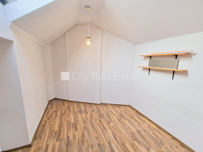 Фасадный дом, закрытый двор, вход с улицы, мансарда, лестничная клетка после Рига - изображение 14