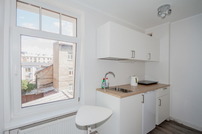 Fully equipped 1-room apartment on Aleksandra Čaka street 126A, opposite the Centra sports quarter.  Рига - изображение 7