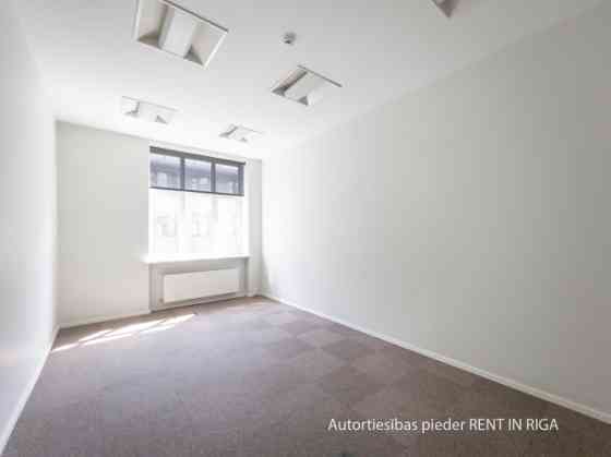 Gaišas un reprezentablas biroja telpas Rīgas aktīvajā centrā  Elizabetes ielā!  Nomai tiek piedāvāta Рига