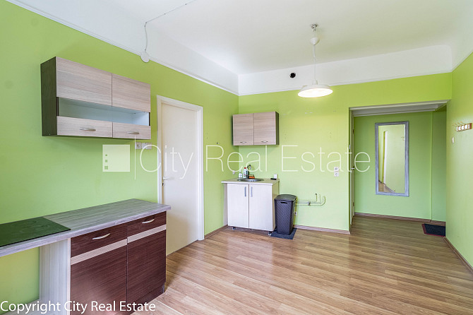 Реновированный дом, место для машины, лифт, балкон, количество спален 2 шт., Рига - изображение 18