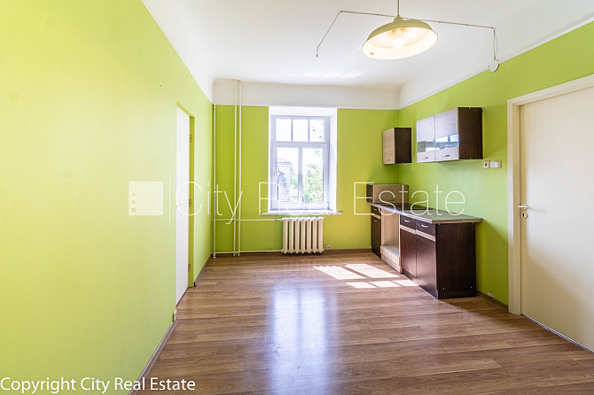 Реновированный дом, место для машины, лифт, балкон, количество спален 2 шт., Рига - изображение 17